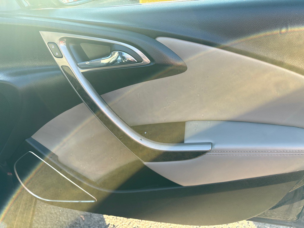 2015 Buick Verano Image 2