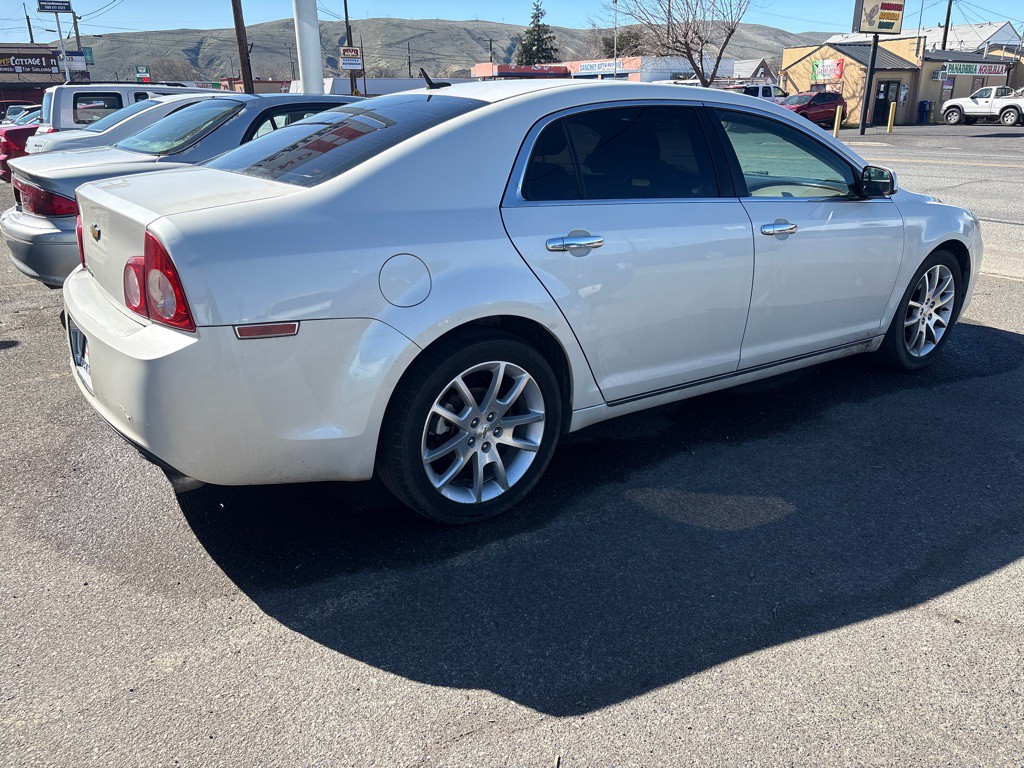 2010 Chevrolet Malibu Image 4