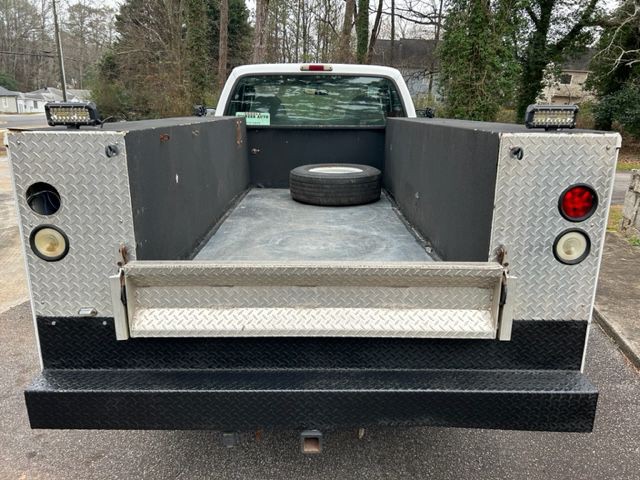 2004 Ford F-350 Image 21
