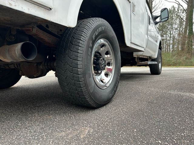 2004 Ford F-350 Image 24