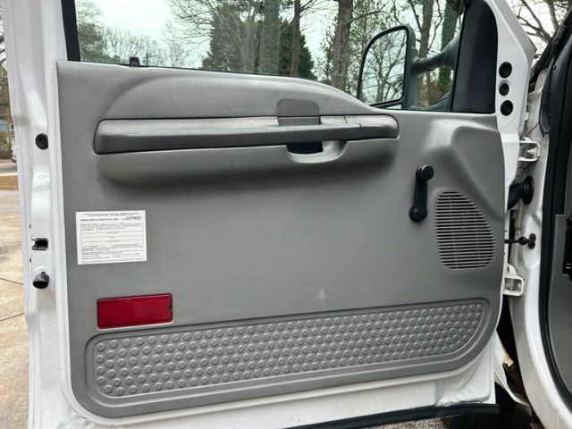 2004 Ford F-350 Image 26