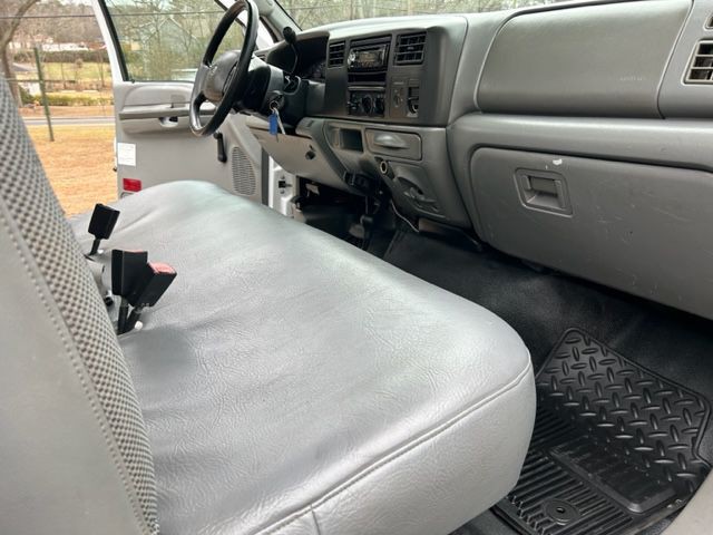 2004 Ford F-350 Image 34