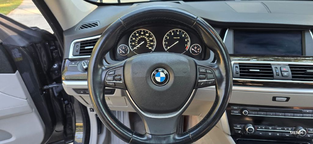 2012 BMW 5 Series Image 9