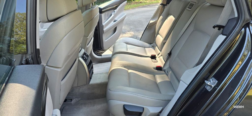 2012 BMW 5 Series Image 15