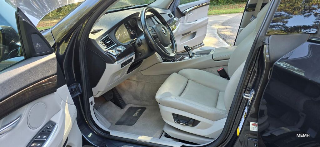 2012 BMW 5 Series Image 19