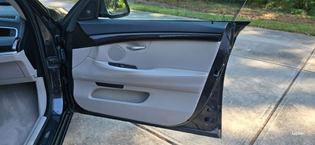 2012 BMW 5 Series Image 37