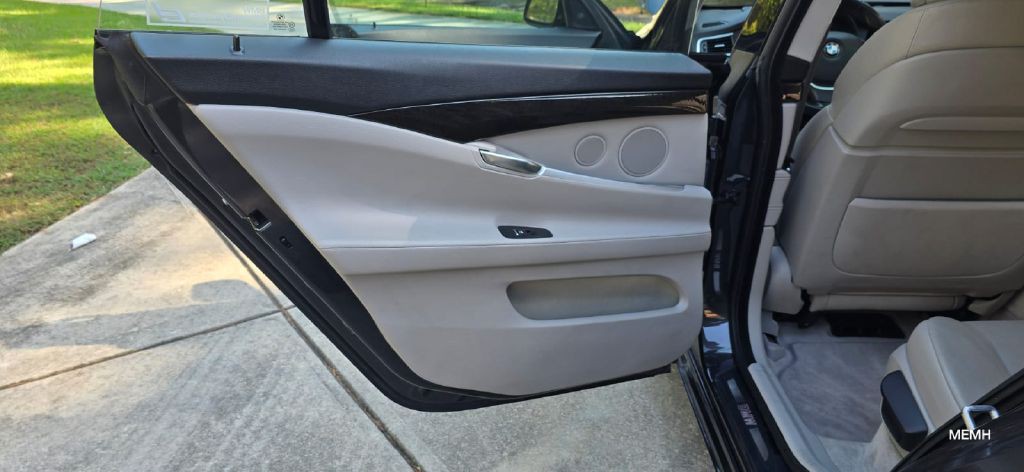 2012 BMW 5 Series Image 40