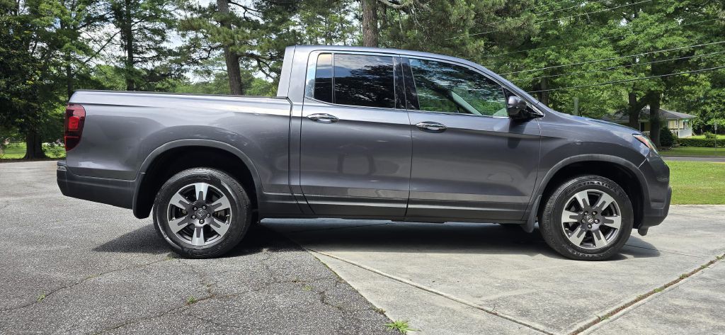 2017 Honda Ridgeline Image 9