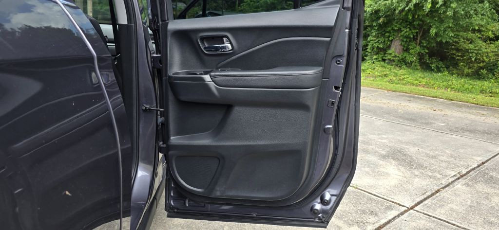 2017 Honda Ridgeline Image 19