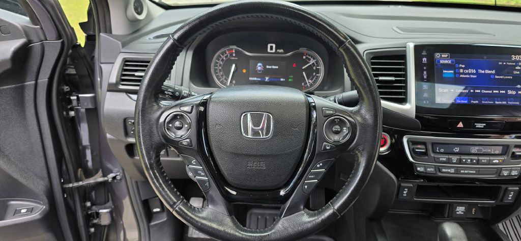 2017 Honda Ridgeline Image 20