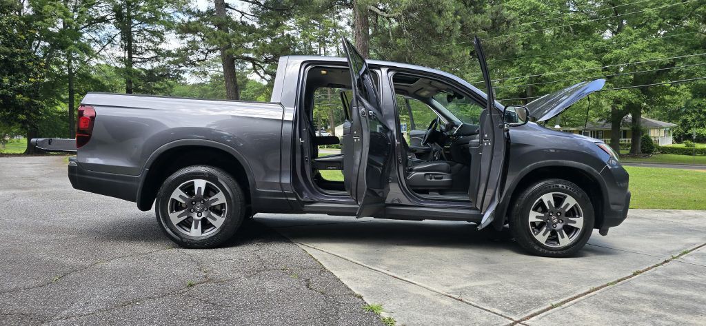 2017 Honda Ridgeline Image 30