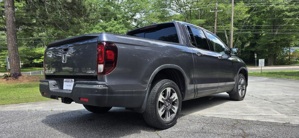 2017 Honda Ridgeline Image 34