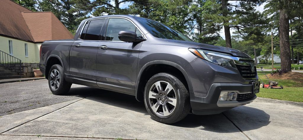 2017 Honda Ridgeline Image 35