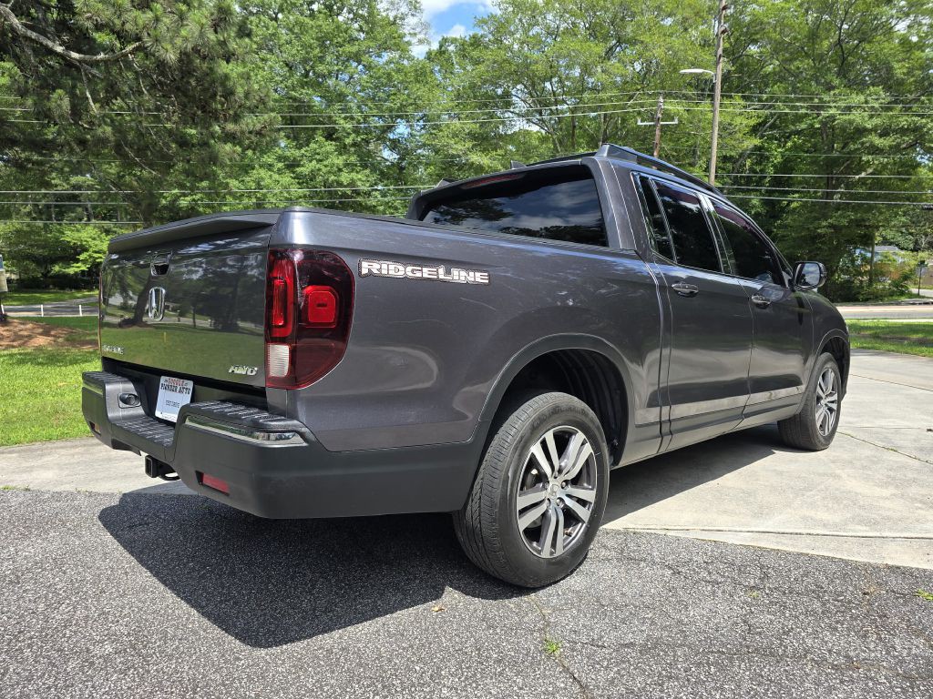 2017 Honda Ridgeline Image 2