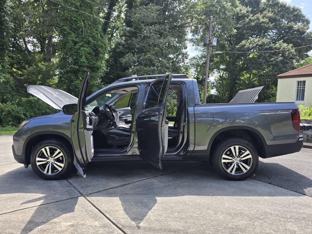 2017 Honda Ridgeline Image 3