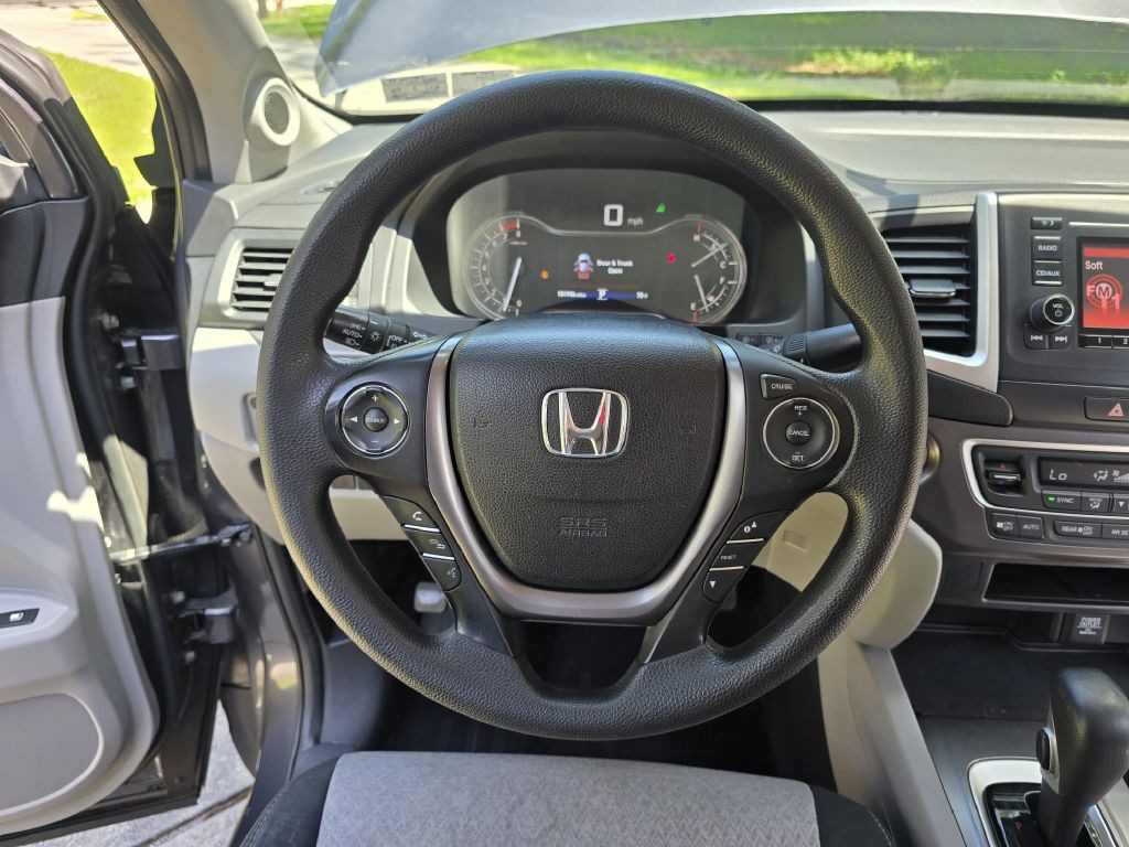2017 Honda Ridgeline Image 17