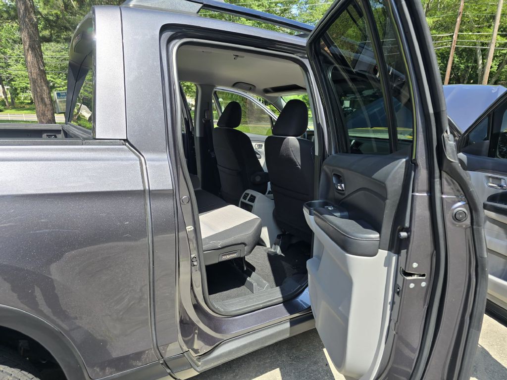 2017 Honda Ridgeline Image 20