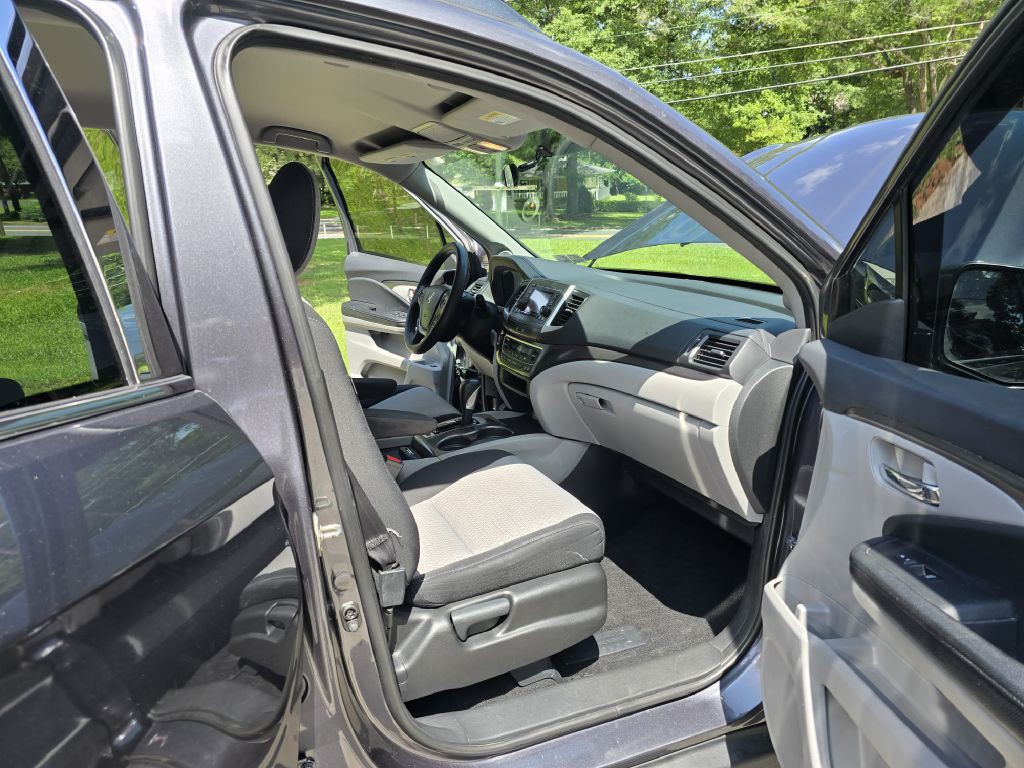 2017 Honda Ridgeline Image 21