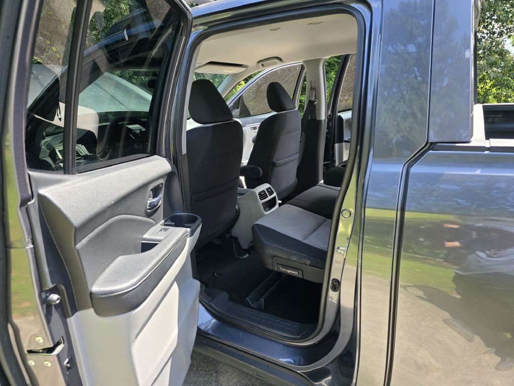 2017 Honda Ridgeline Image 22