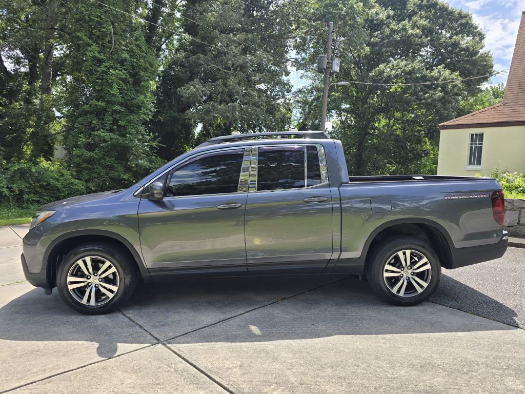 2017 Honda Ridgeline Image 35