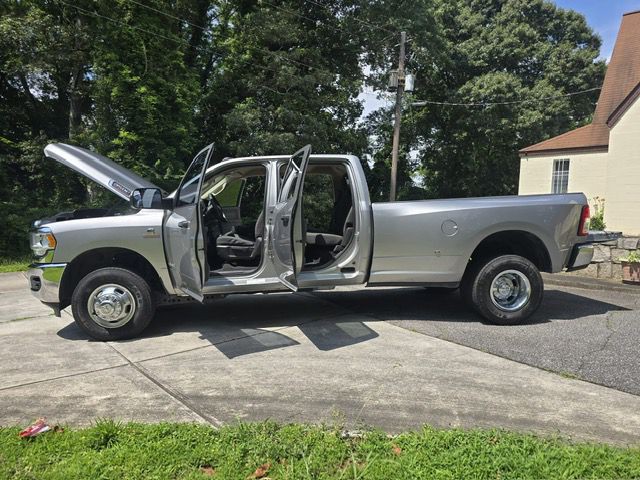 2019 RAM 3500 Image 2