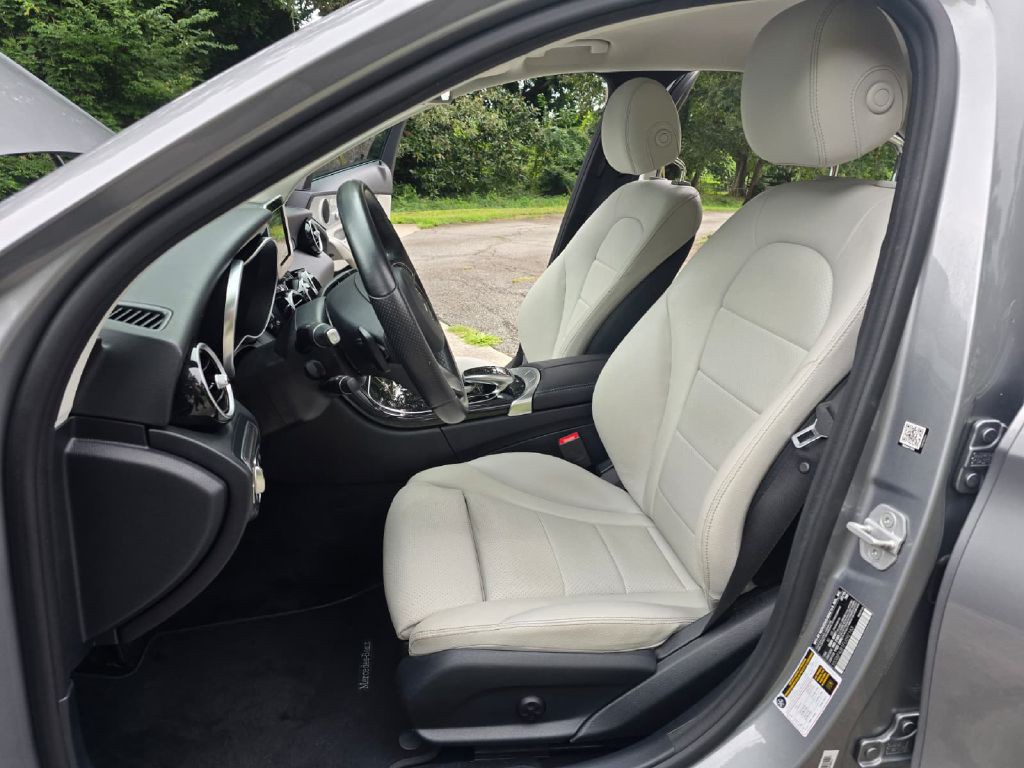 2015 Mercedes-Benz C-Class Image 6