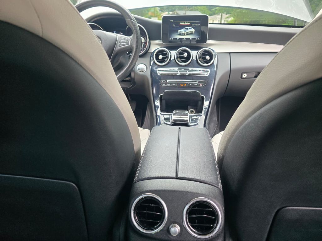 2015 Mercedes-Benz C-Class Image 19