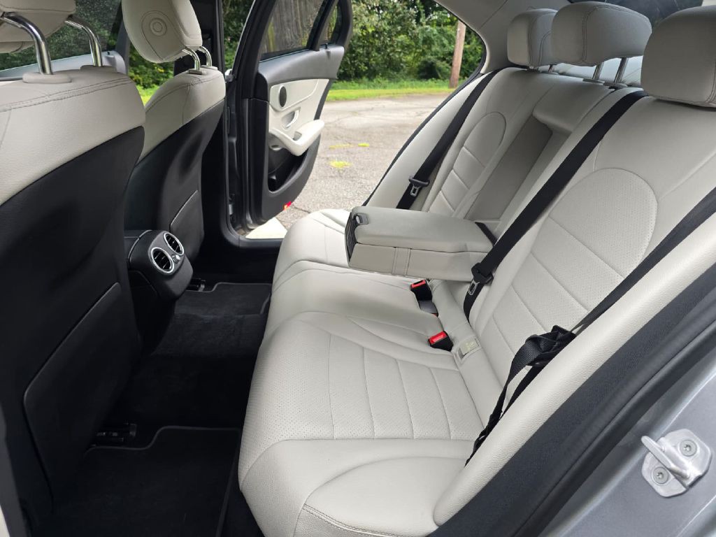 2015 Mercedes-Benz C-Class Image 34