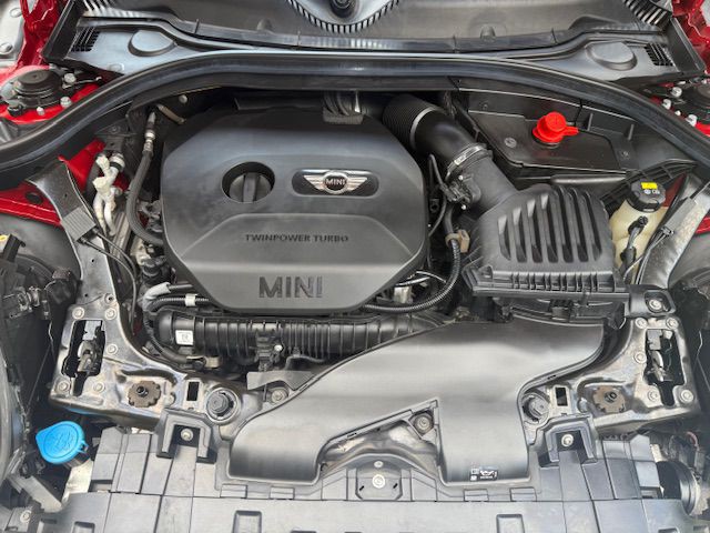 2017 MINI Cooper Image 4