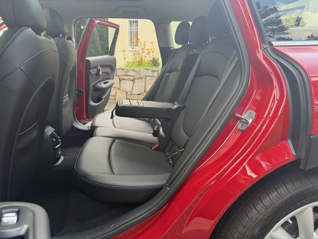 2017 MINI Cooper Image 6