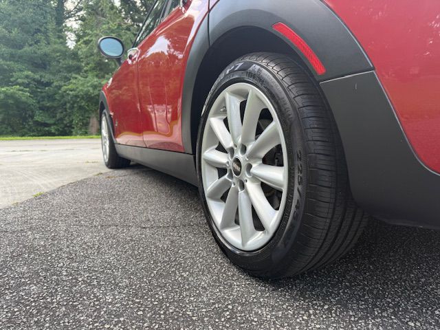 2017 MINI Cooper Image 12
