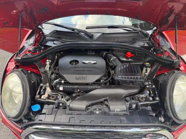 2017 MINI Cooper Image 30