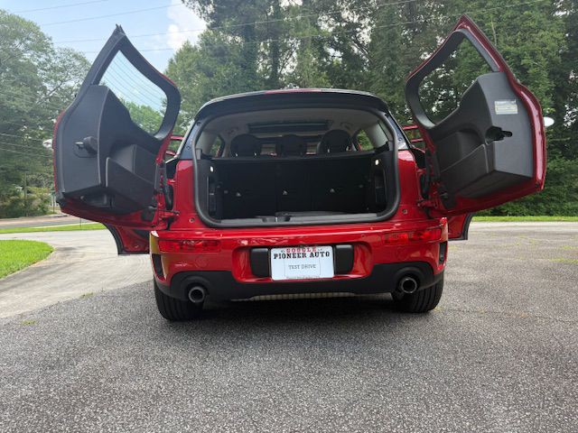 2017 MINI Cooper Image 33