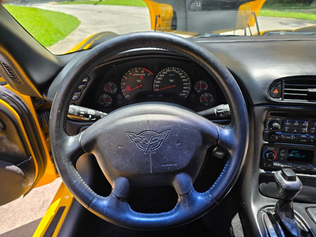 2000 Chevrolet Corvette Image 10