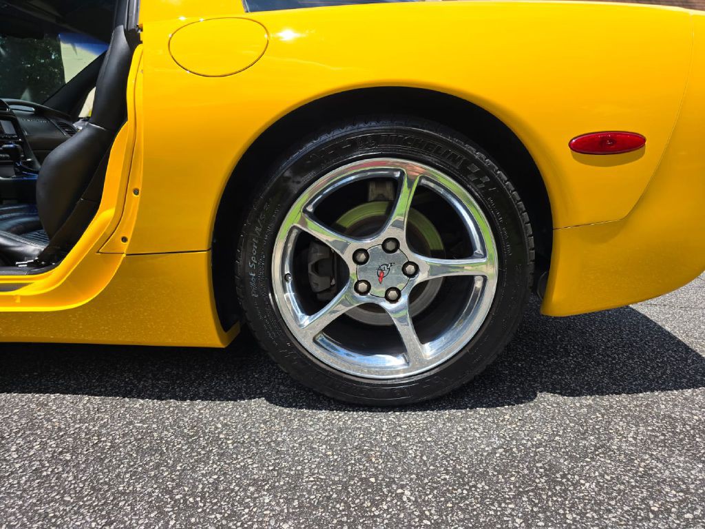 2000 Chevrolet Corvette Image 17