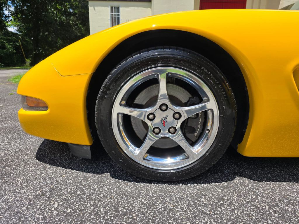 2000 Chevrolet Corvette Image 18