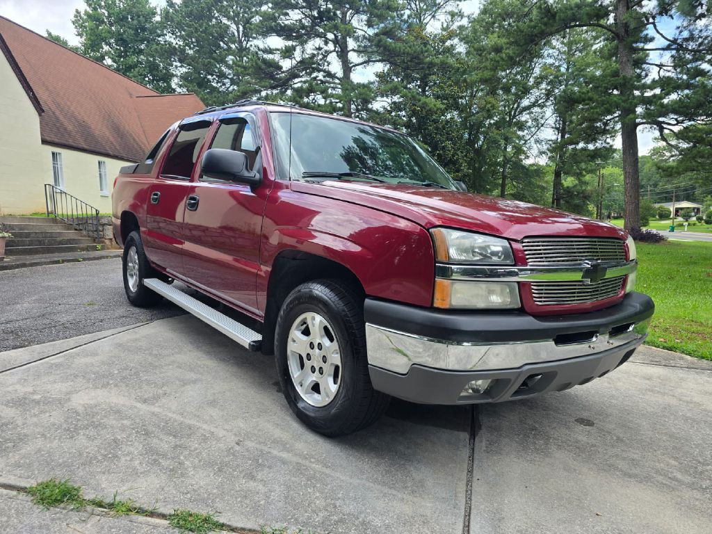 2004 Chevrolet Avalanche Image 3