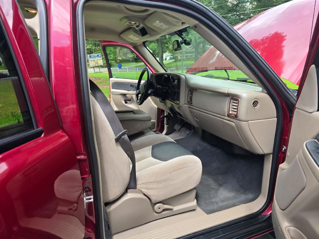 2004 Chevrolet Avalanche Image 7