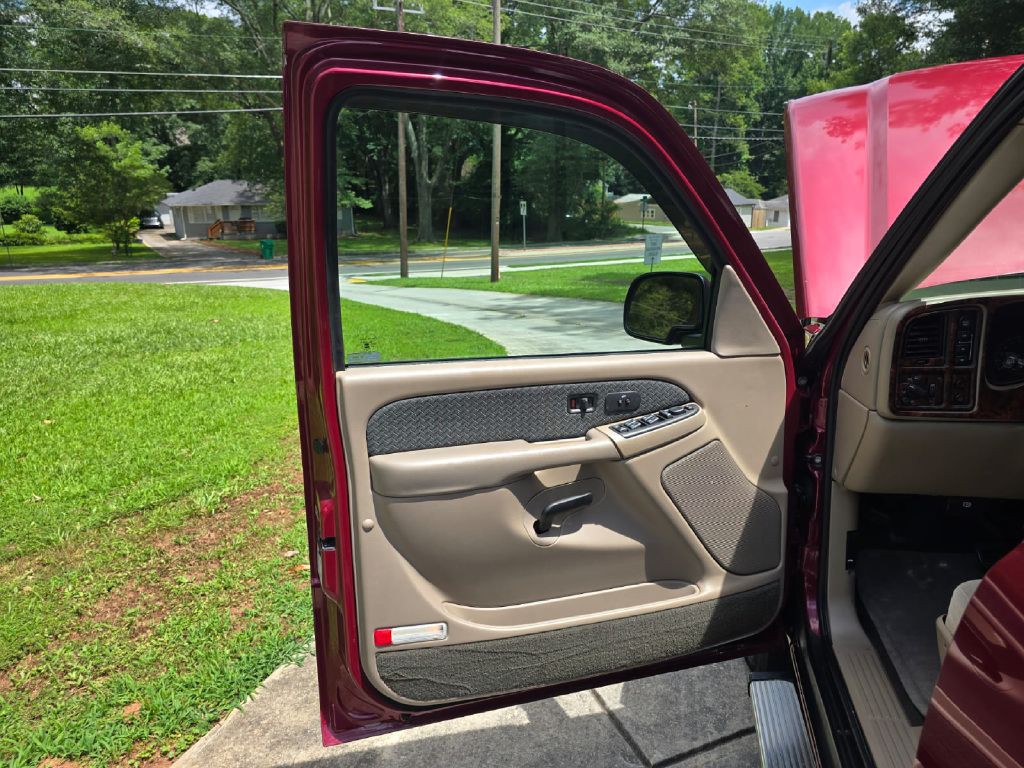 2004 Chevrolet Avalanche Image 15