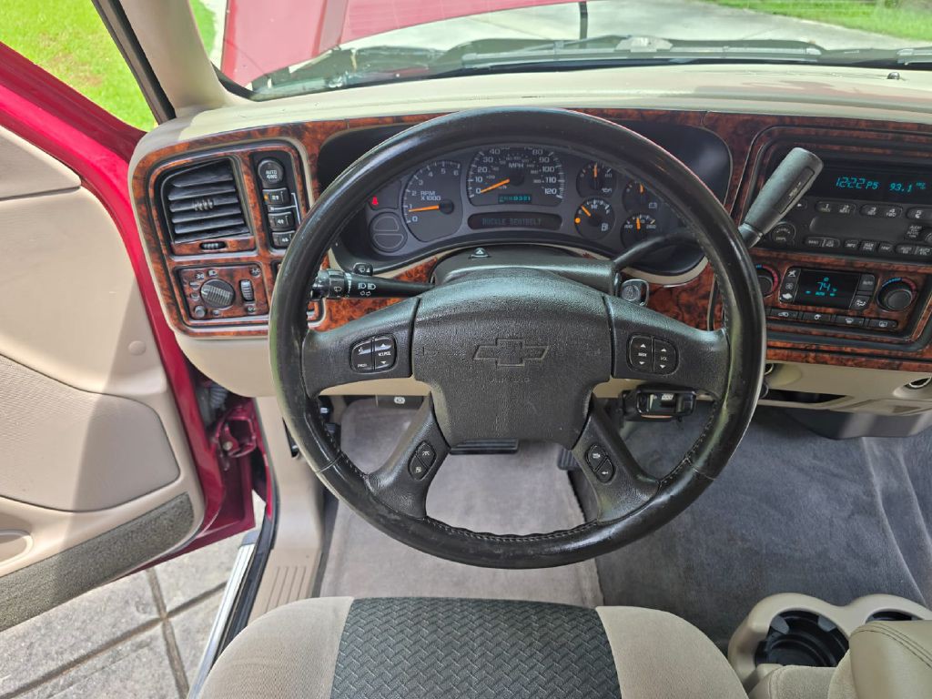 2004 Chevrolet Avalanche Image 18