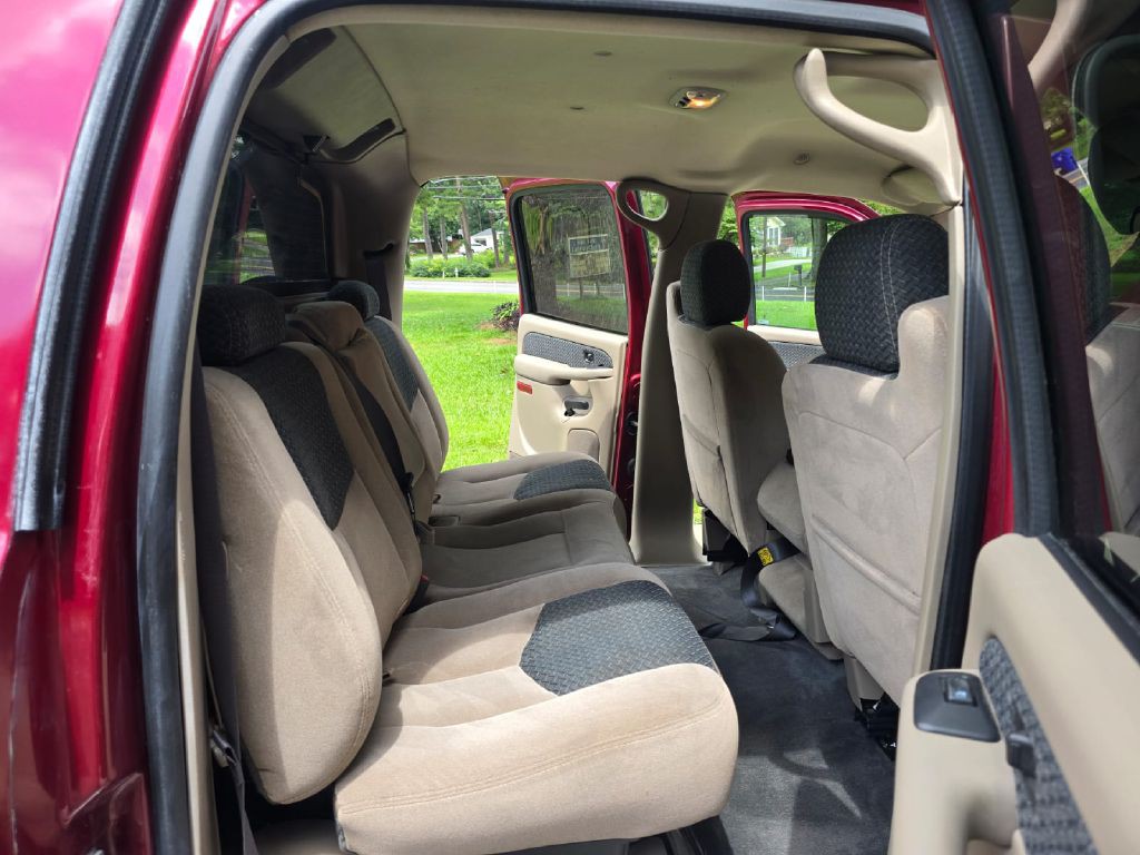 2004 Chevrolet Avalanche Image 22