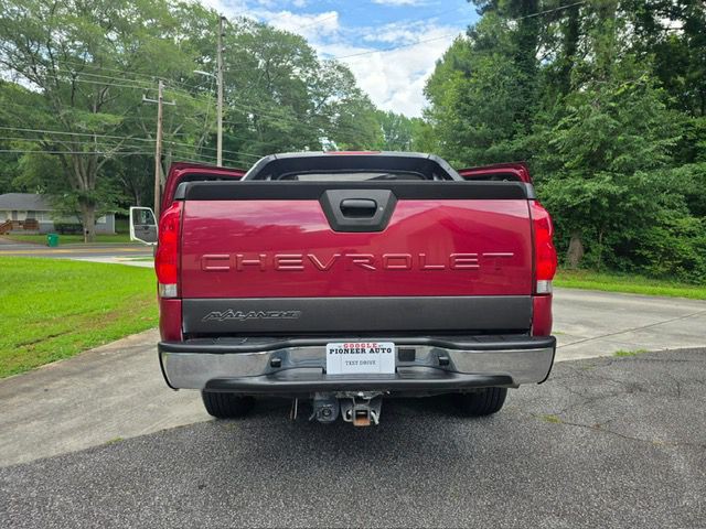 2004 Chevrolet Avalanche Image 29