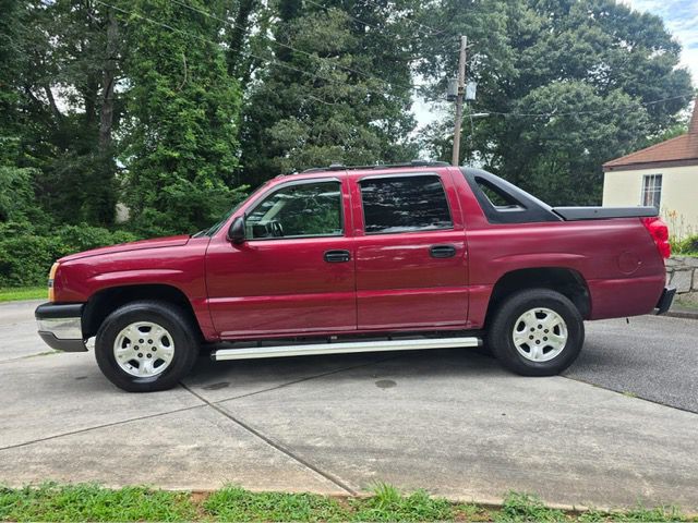 2004 Chevrolet Avalanche Image 33