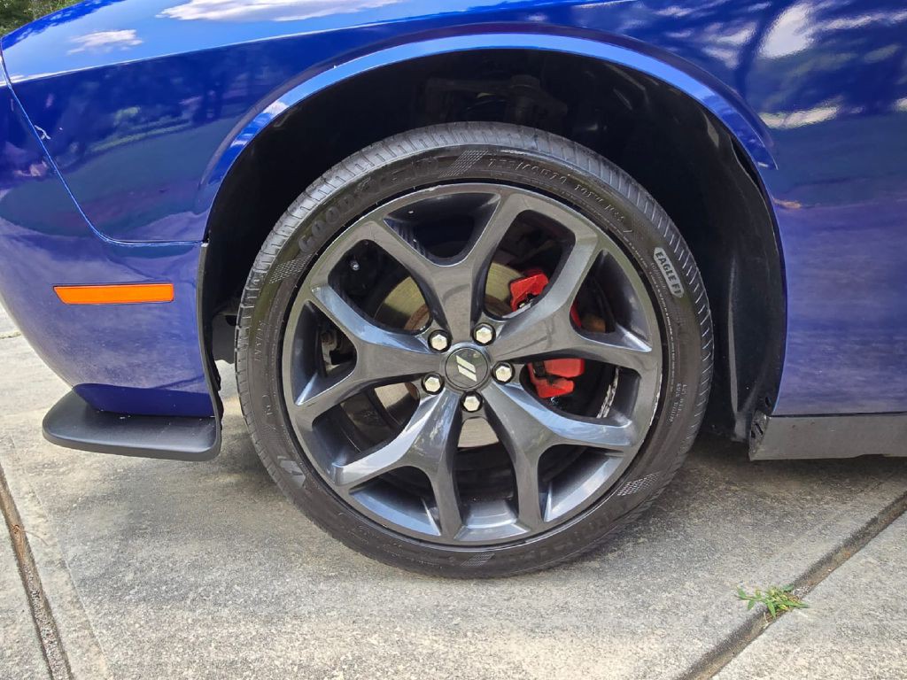 2016 Dodge Challenger Image 21