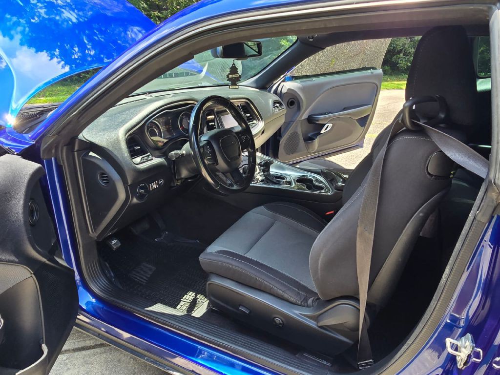 2016 Dodge Challenger Image 35