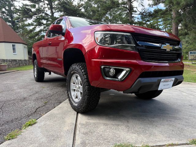 2016 Chevrolet Colorado Image 2