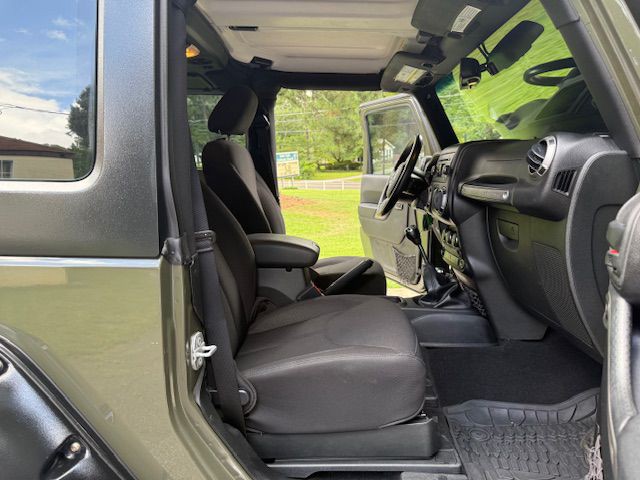 2015 Jeep Wrangler Image 9