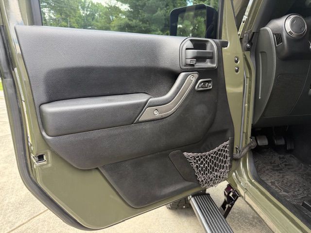 2015 Jeep Wrangler Image 35