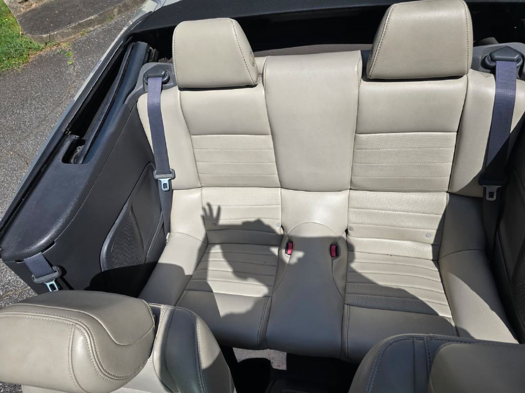 2013 Ford Mustang Image 23