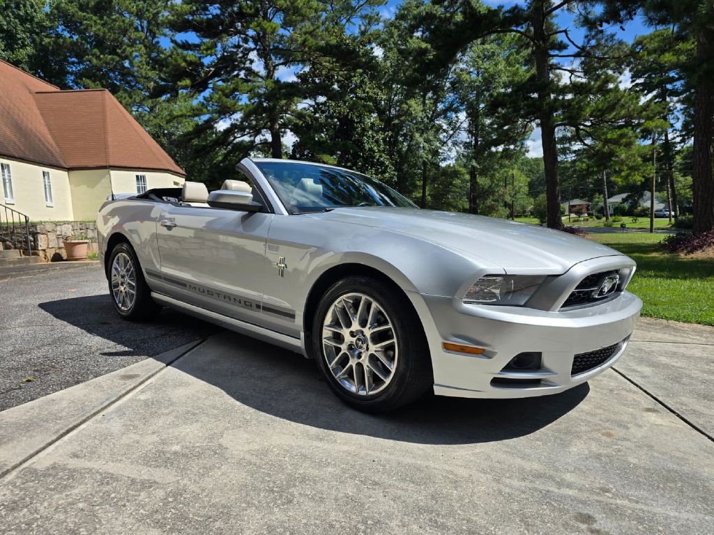 2013 Ford Mustang Image 30